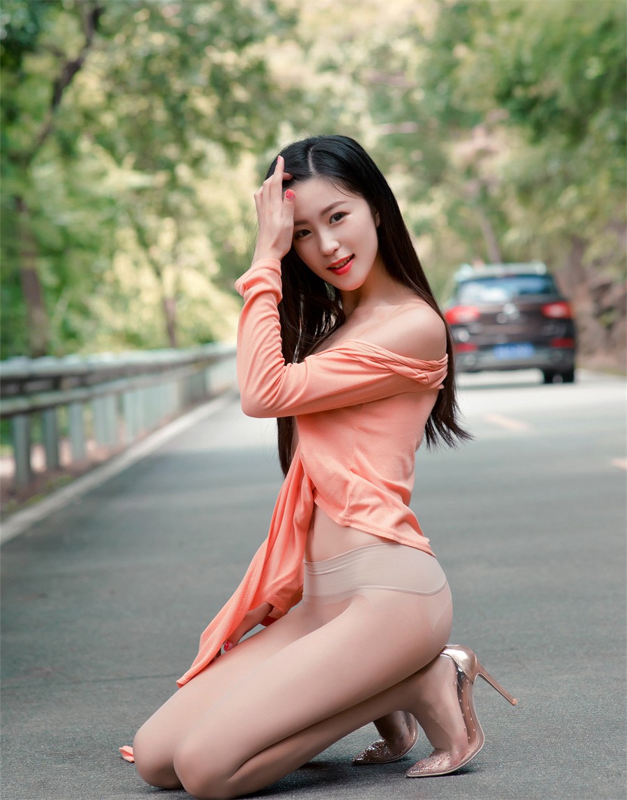 女神模特杨子嫣户外出超清画质 267P1V