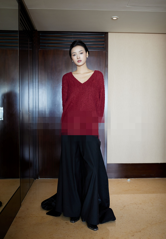 ​顶级网红模特 妮妮 20231223 超敏感摄影作品 834P