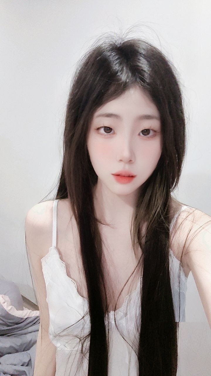 ​完美脸推特清純女神小坏猫高价定制 73P3V