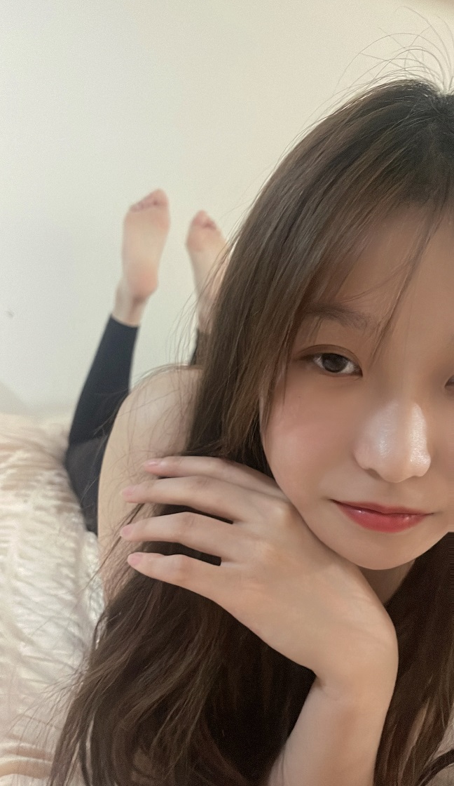 高颜值嫩妹兼职大学生酒店摄影 177P2V