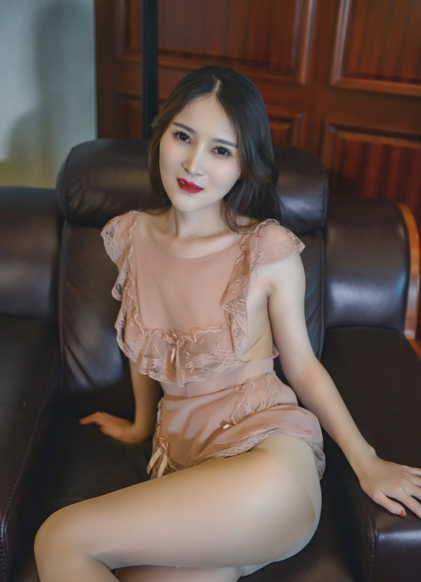 国模精品煊煊气质女神御姐撩人的一笔 35P1V