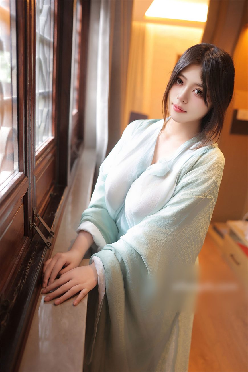 秀人网蛋蛋宝古风绿色汉服反差 83P4V