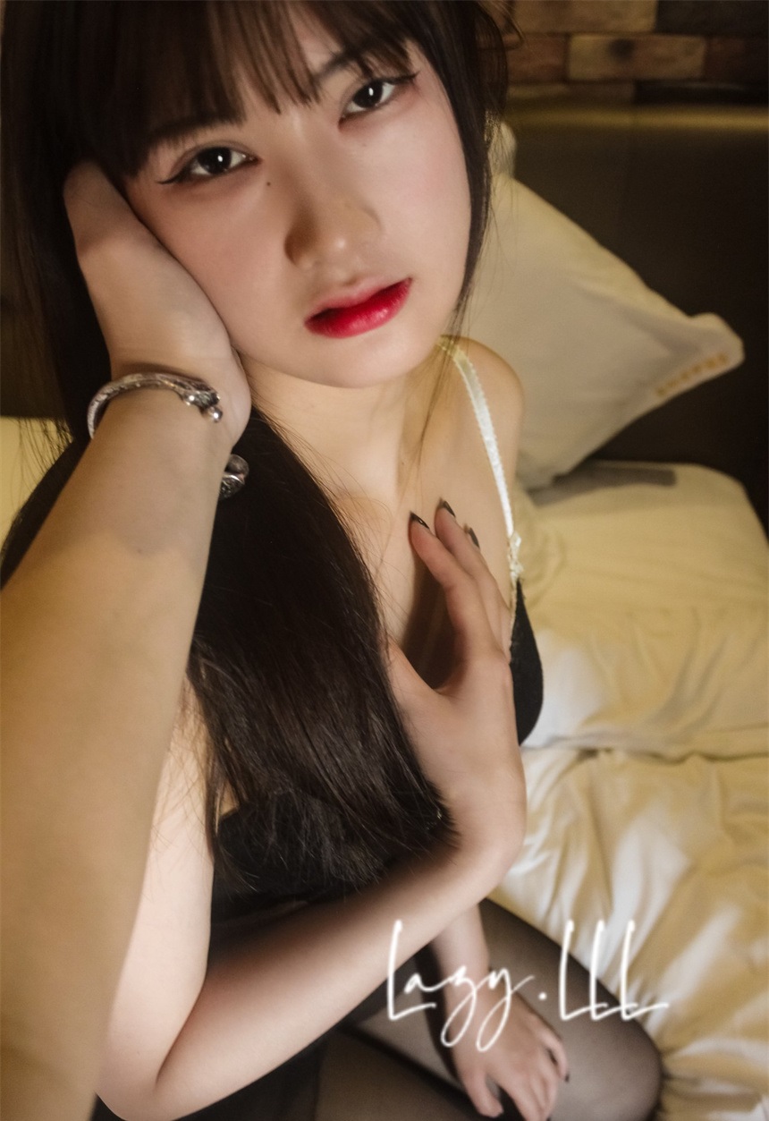 极品模特七七资源 612P17V