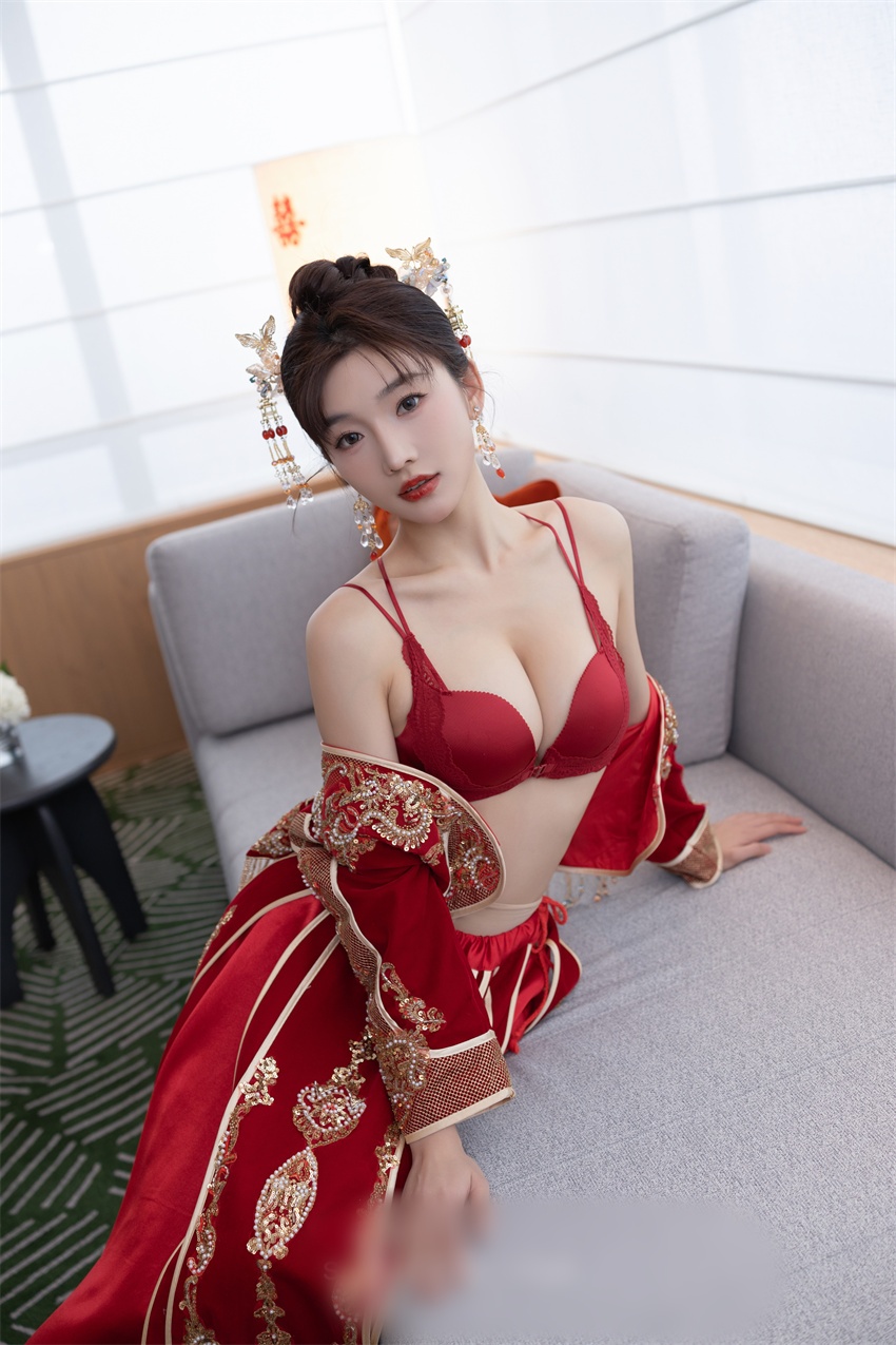 秀人网 陆萱萱超性感秀禾新娘装脱衣脱丝 2V+92P