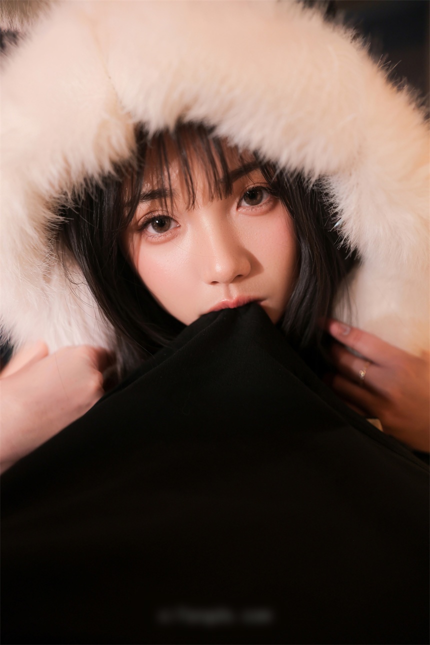 秀人网软情新人甜妹最新摄影写真 73P