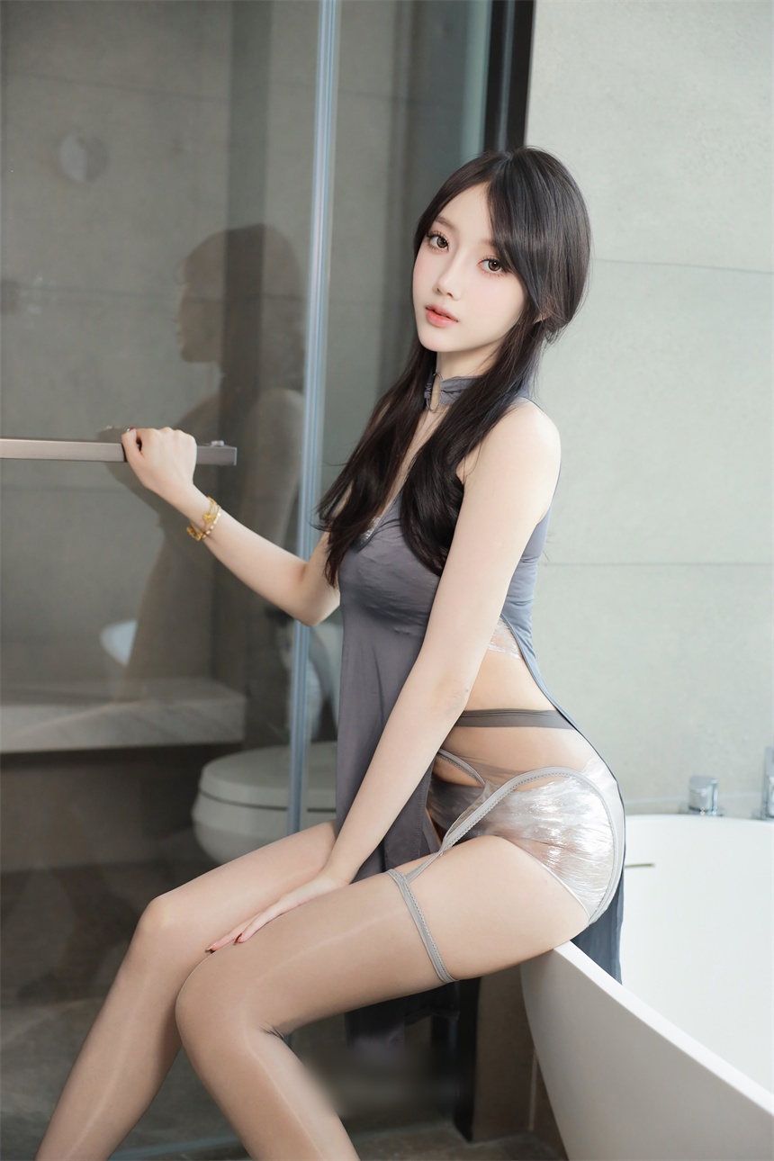 秀人网头牌月儿月0619原版资源 84P4V