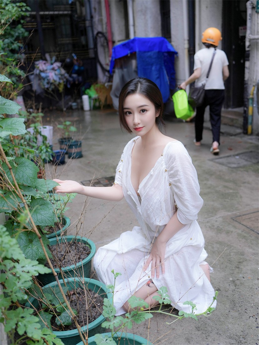 秀人网楠芝高颜值美女最新作品 84P1V