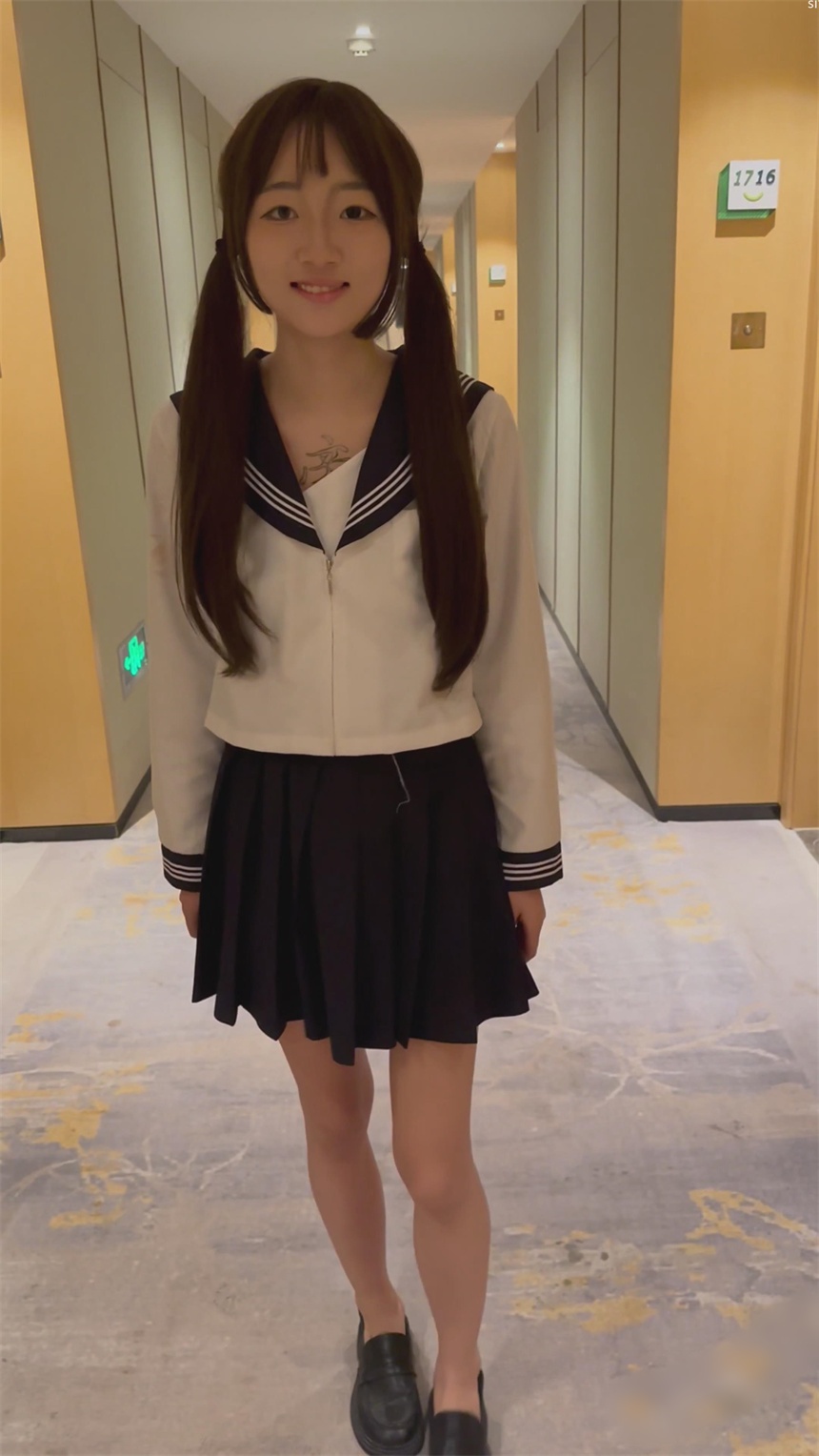 西萌工作室嫩妹涵涵小泪深夜街头出2部制服 2V