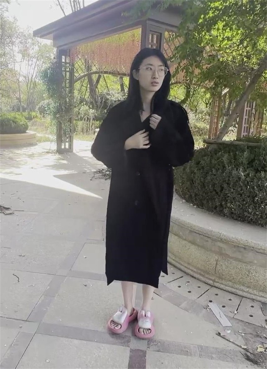 极品美女濑濑出视频 26V