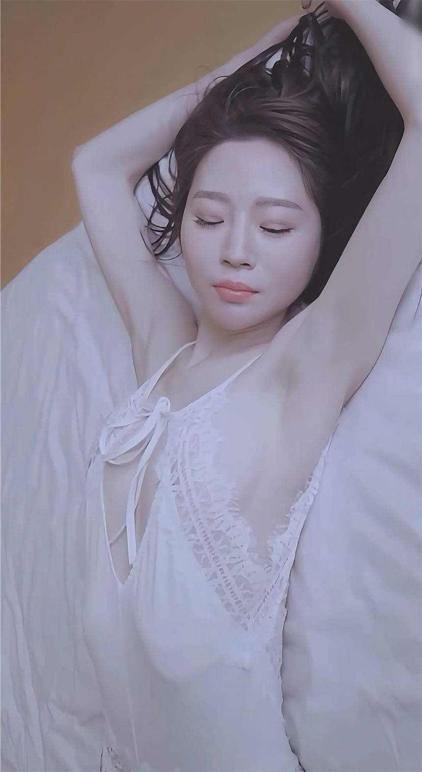 秀人网女神梦心玥尺度拍摄视频 1V