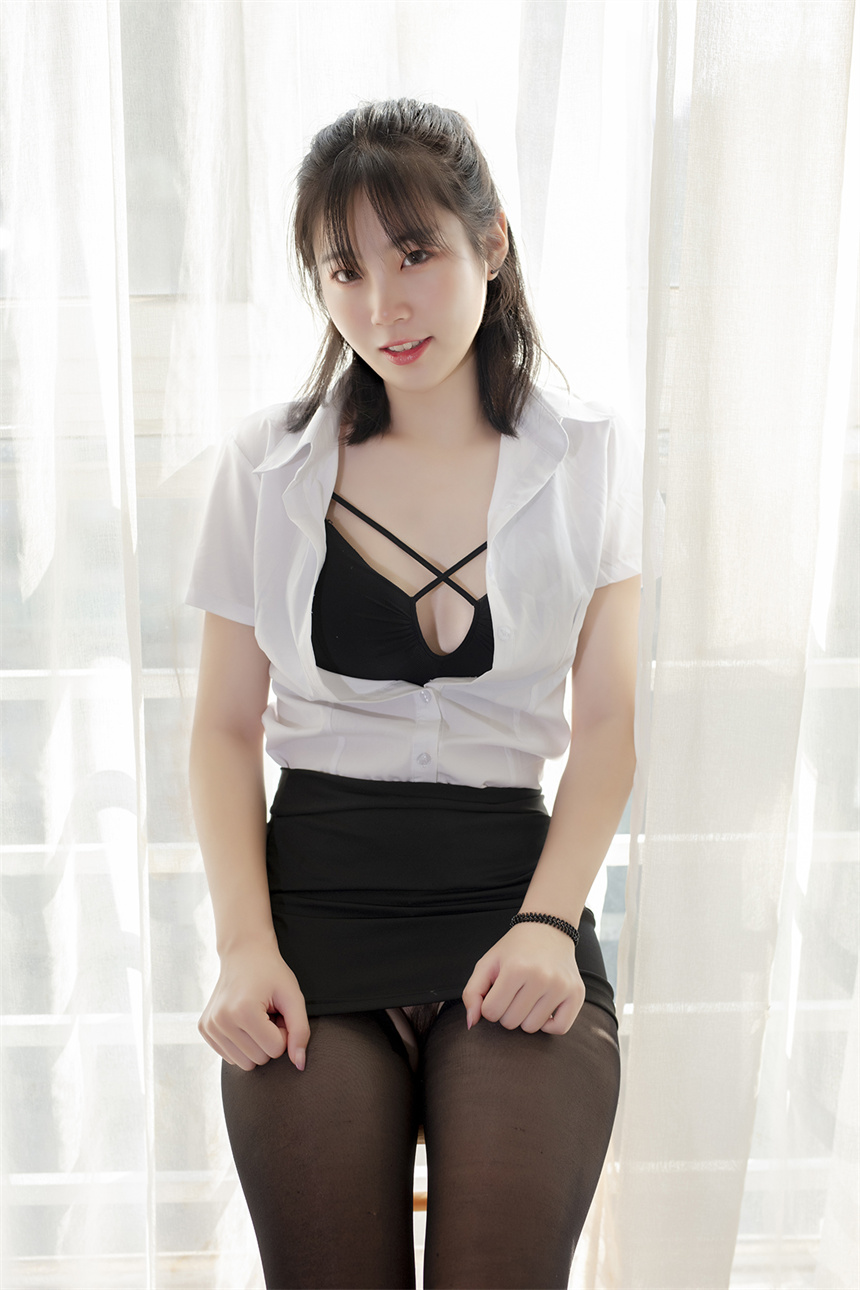 黄甫御姐淳美摄影视图无印精品 18P13V