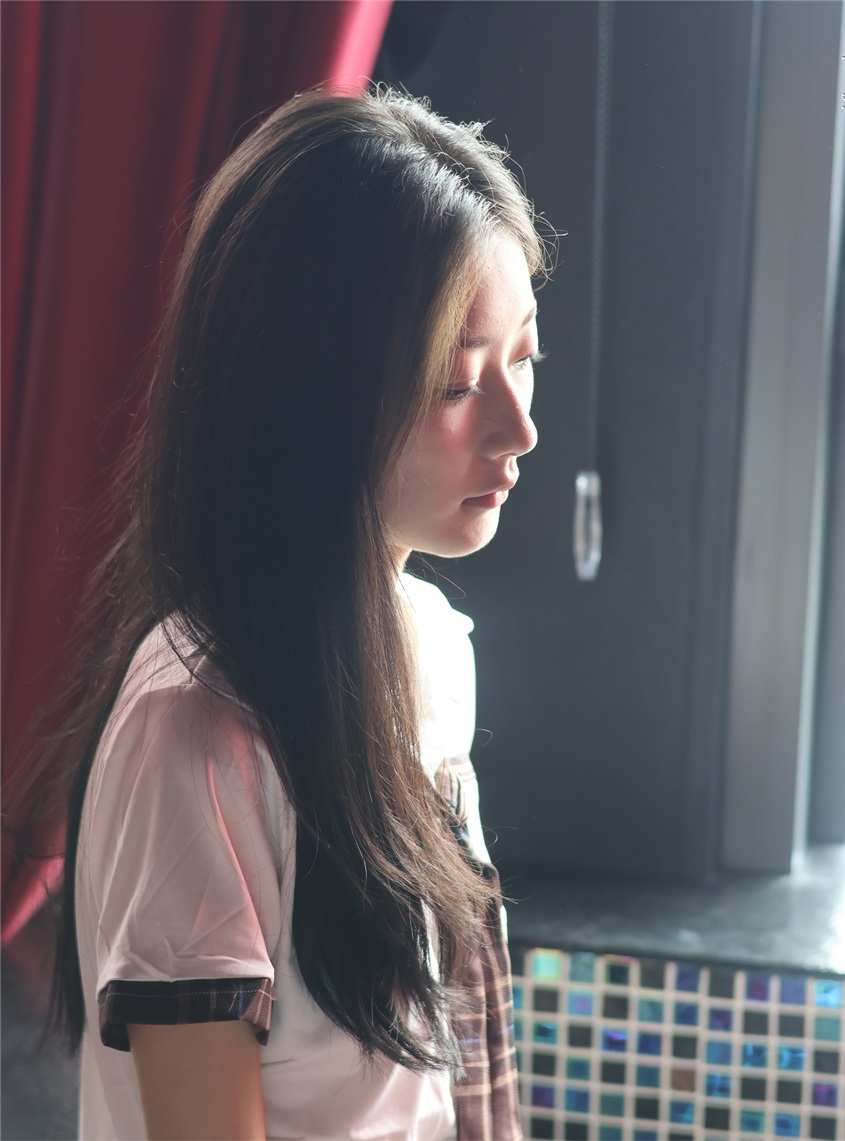 大学生私房拍摄面具美女摄影 3V40P