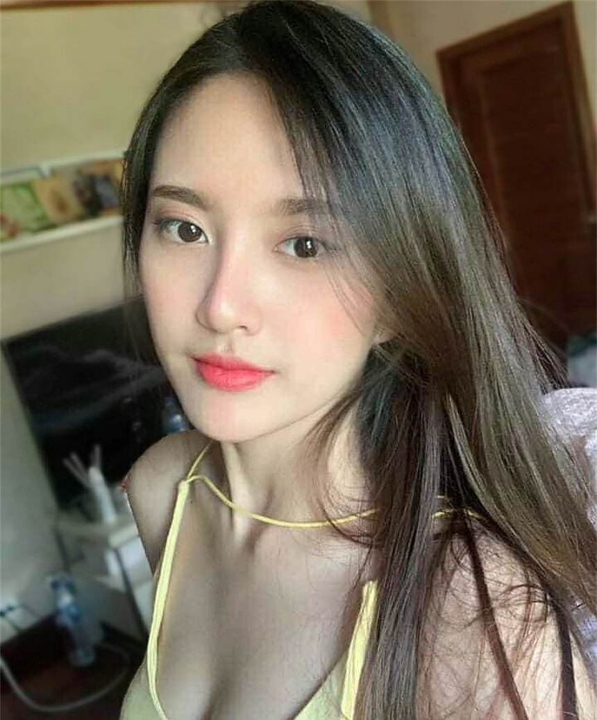 推特清纯小美女HUONG收费群内自拍视图 33V132P