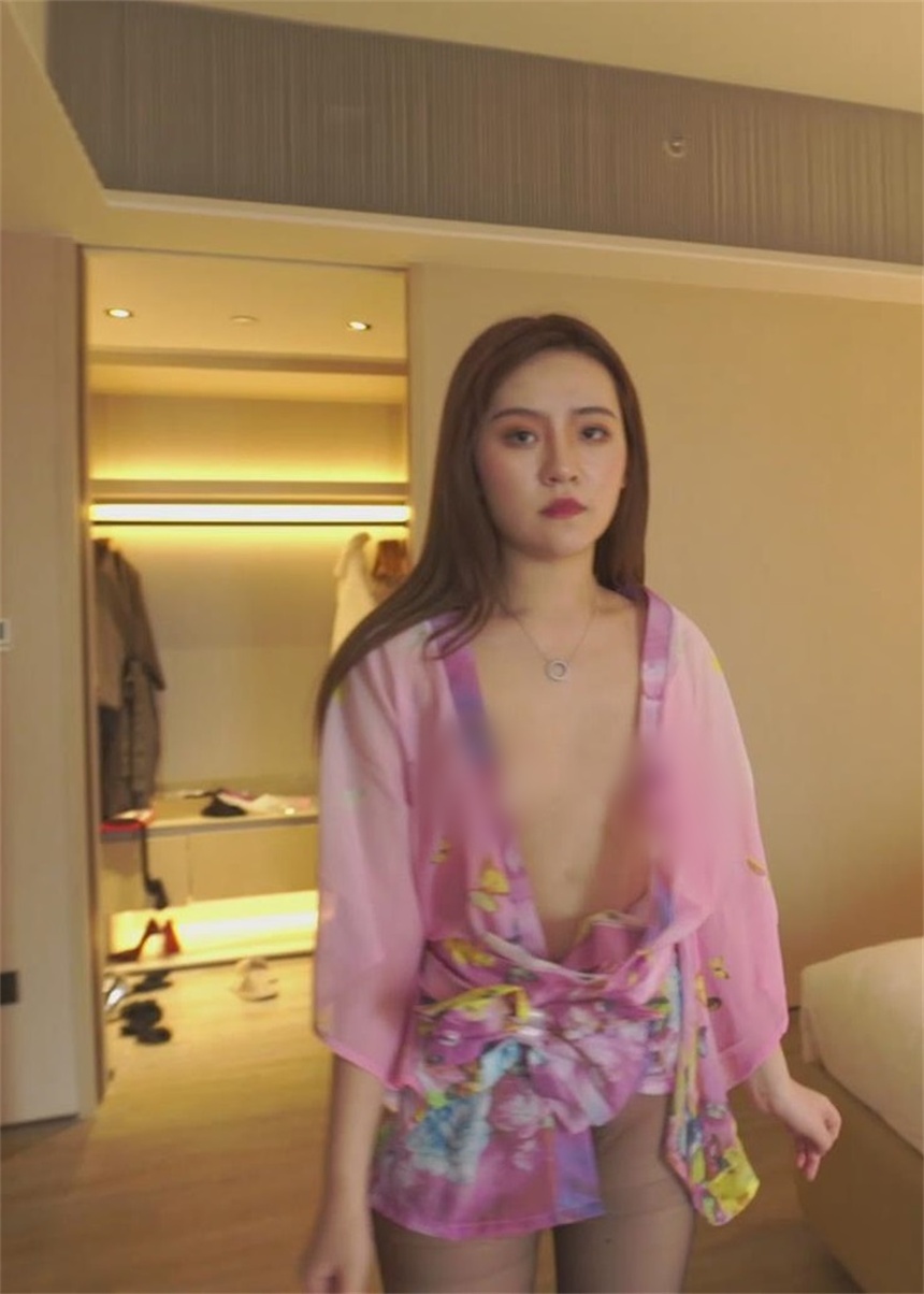 摄影师果哥美女车模花絮视频 1V