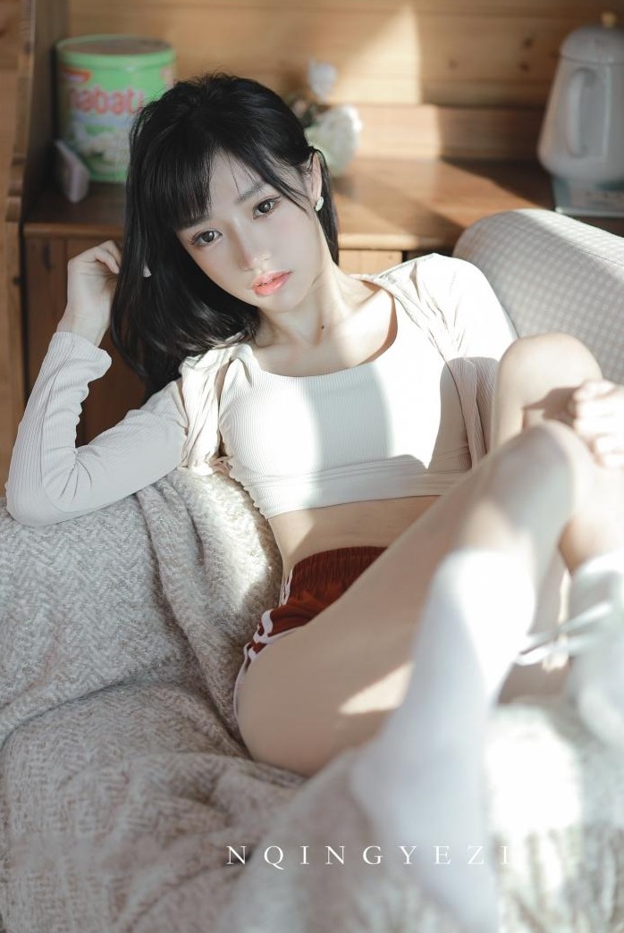 PANS头牌女神模特西门小玉 7P11V