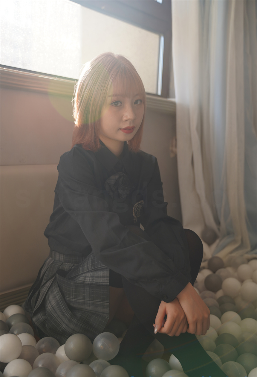 重磅精品妖妖清纯可爱小妹私拍 518P1V