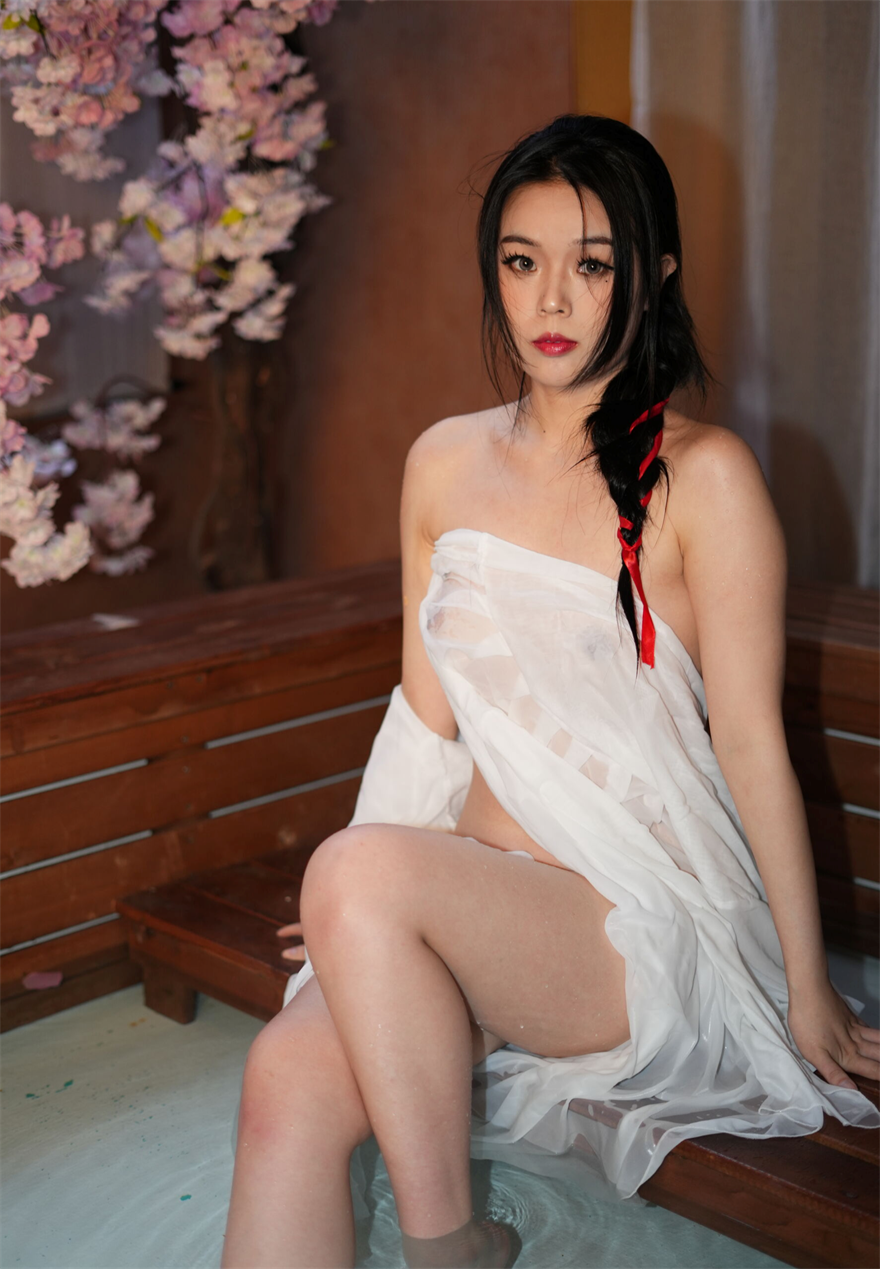 极品国模Rose20250108私拍无水印套图 378P