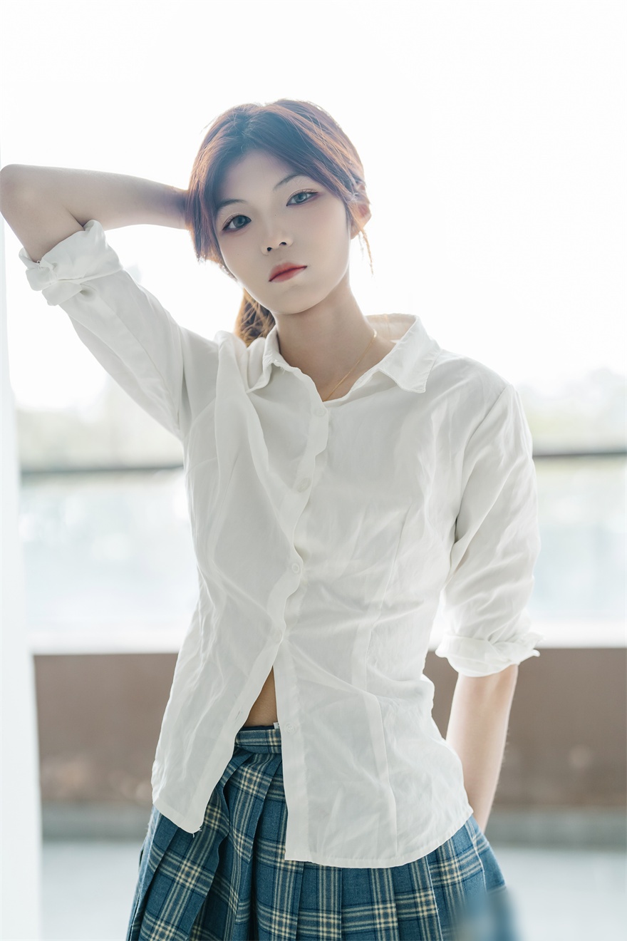摄影师翎梵高颜值御姐璐璐写真 109P