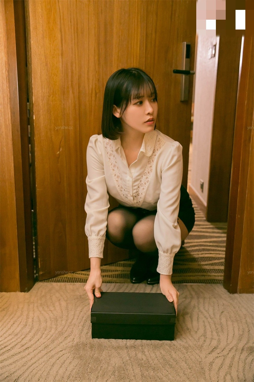美女菈菈E奶催眠APP言听计从 103P1V