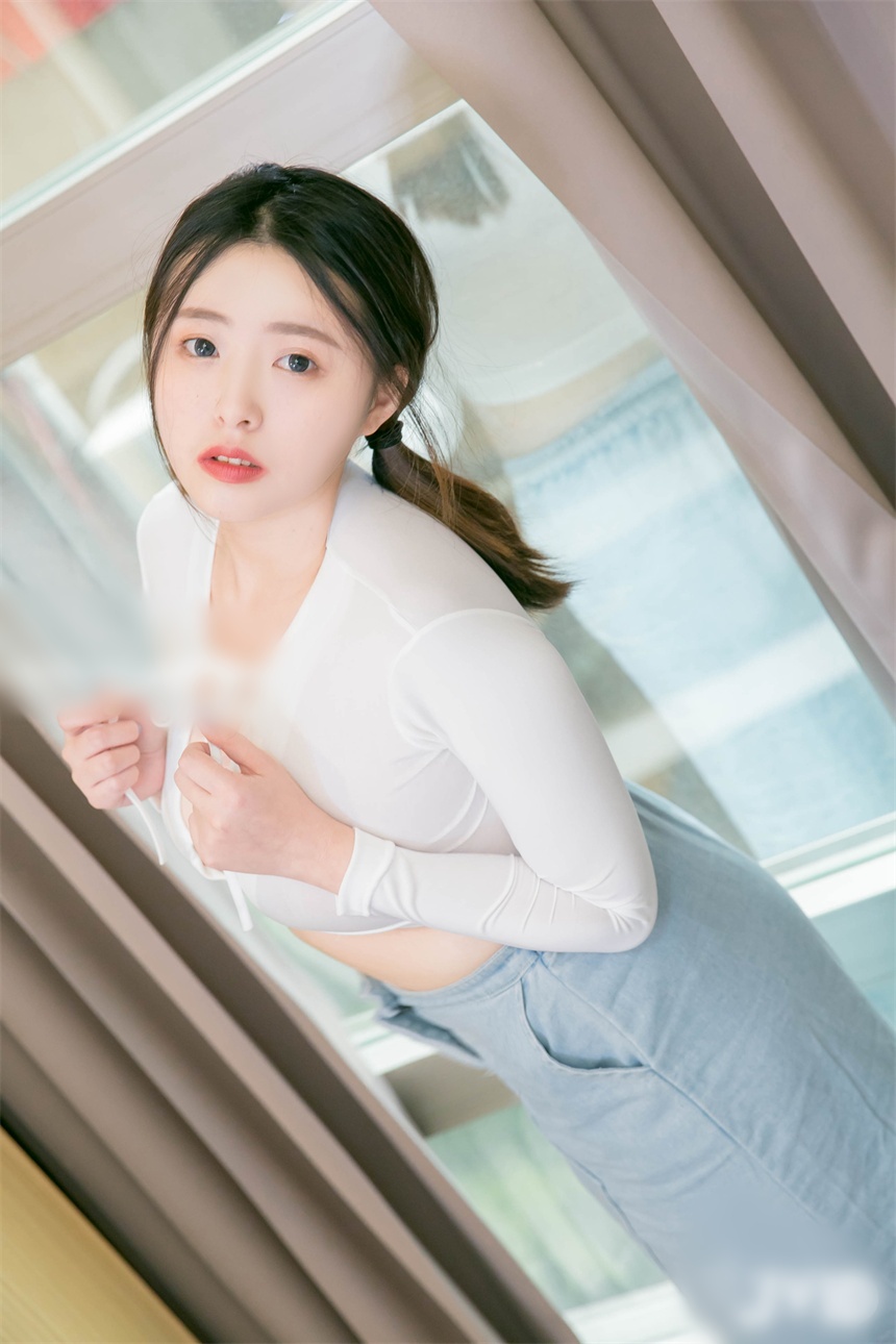 少女黏黏嫩鲍日常管制 121P1V