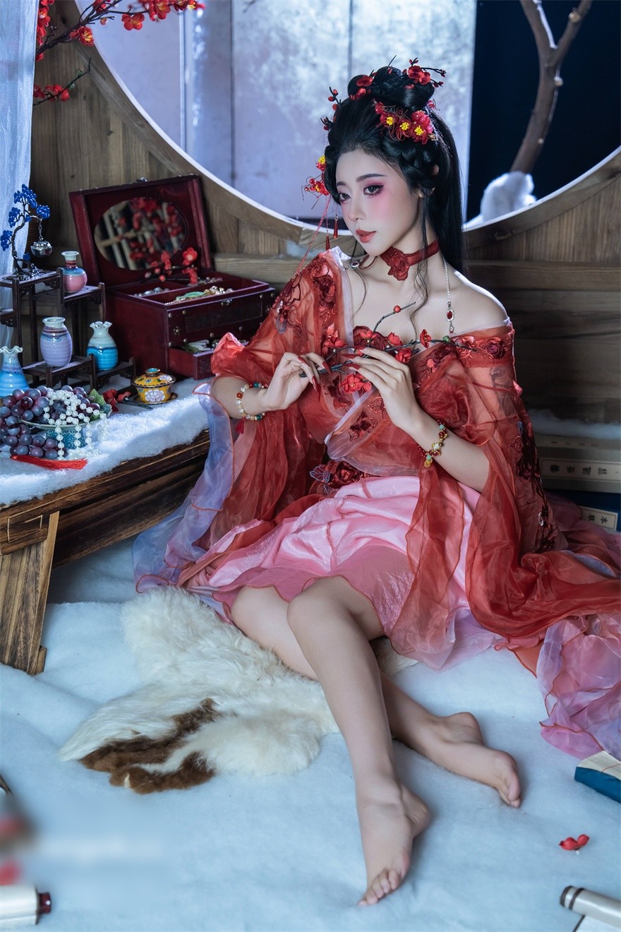 秀人网奈汐酱4月作品古风醉梅 90P1V