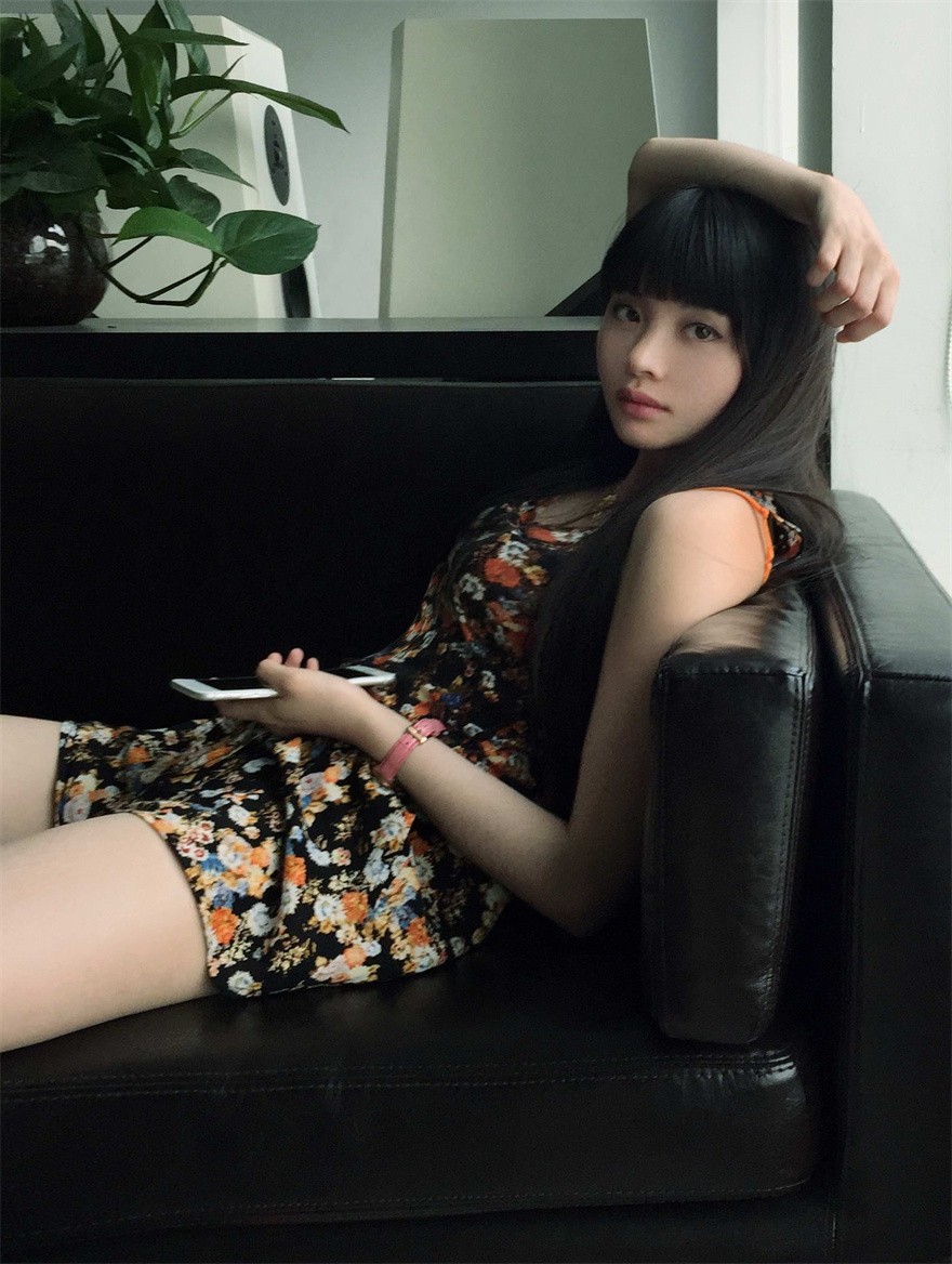 美女模特沙子私拍套图 38P