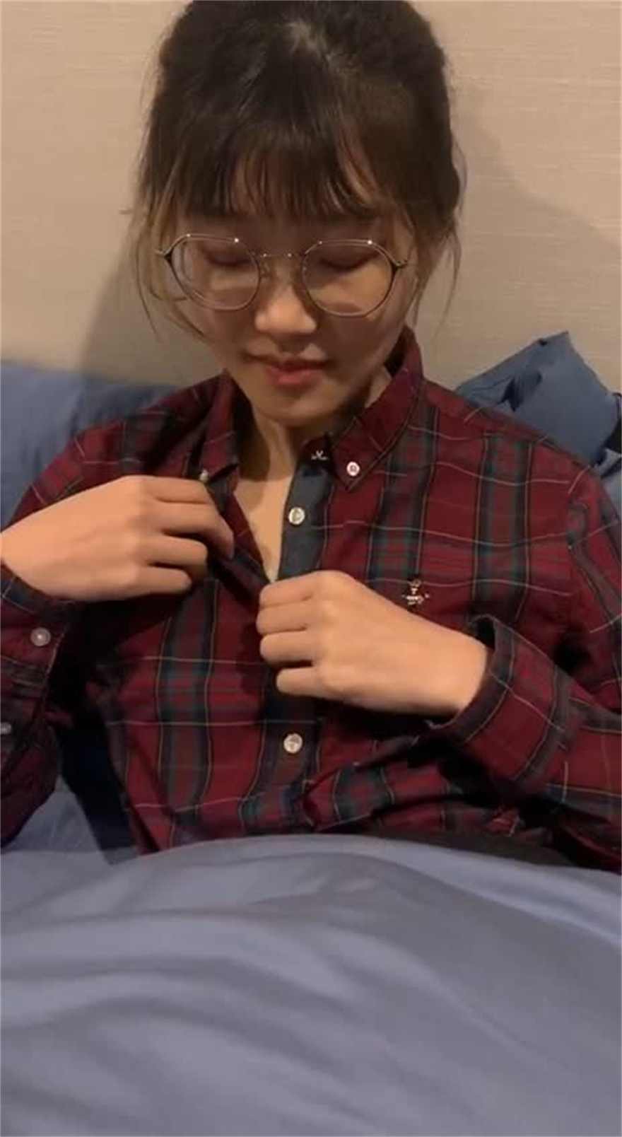云盘泄密大二学妹和富二代男友 25V