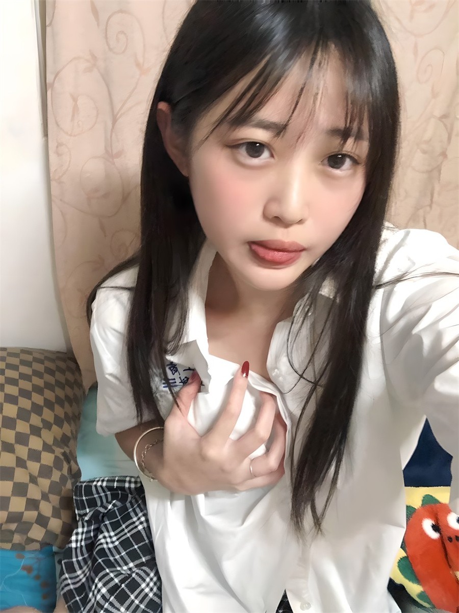 冒充经济人忽悠职校嫩妹私拍福利 42P8V