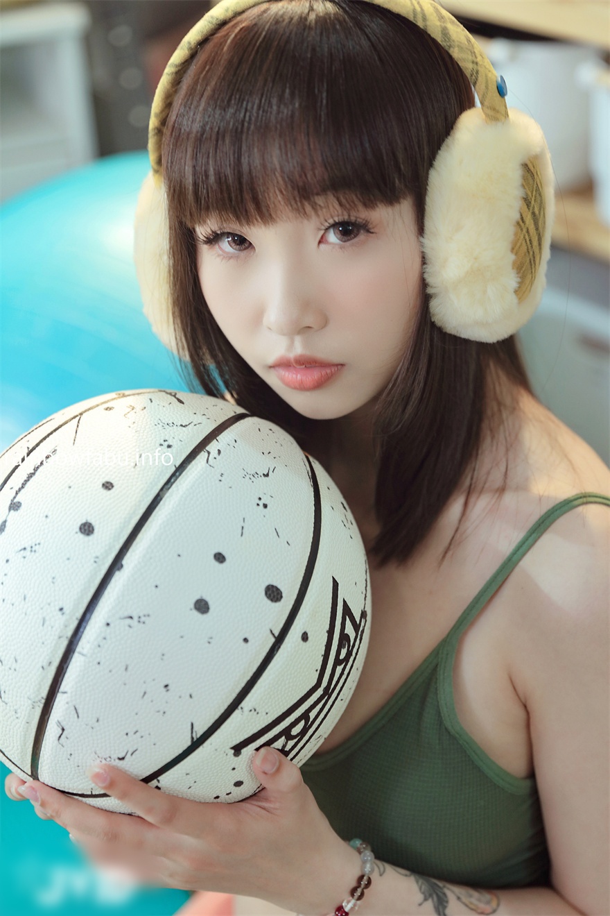 极品在空中少女健身房 132P1V