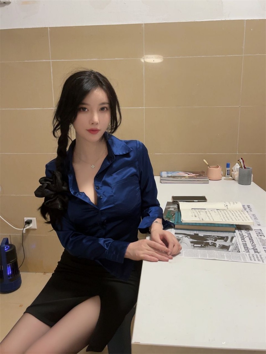 超人气女神杨晨晨剧情杨老师 30P1V