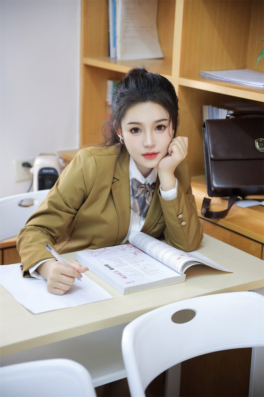 优等生补习班桃暖酱JK少女 62P1V