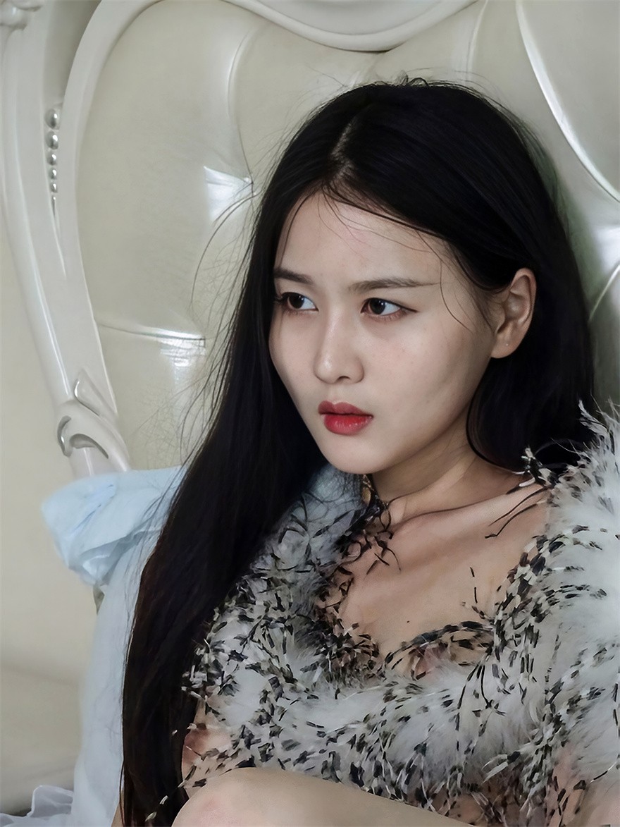 国模美姬私拍无水印套图 151P